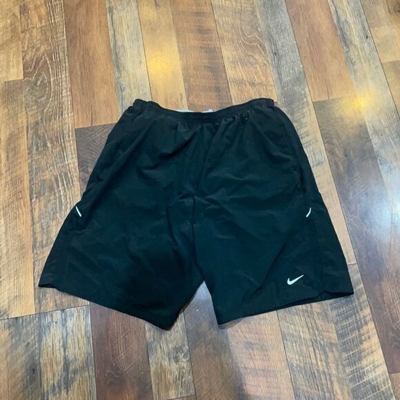 Nike shorts L (4498) - Picture 1 of 8